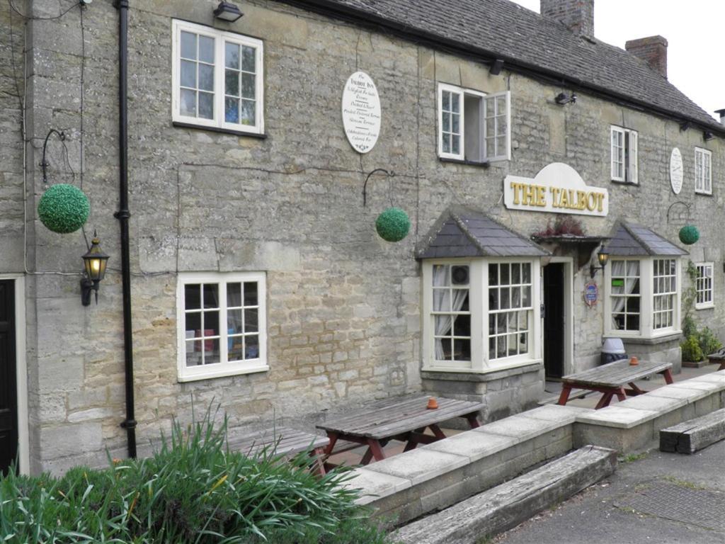The Talbot Inn Eynsham ภายนอก รูปภาพ
